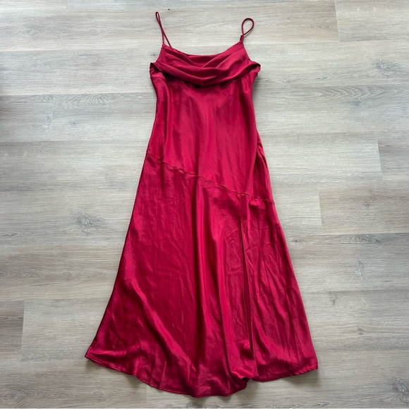 Selfie Leslie Well Versed Pleated Bust Front Split Dress in Wine - Picture 9 of 16